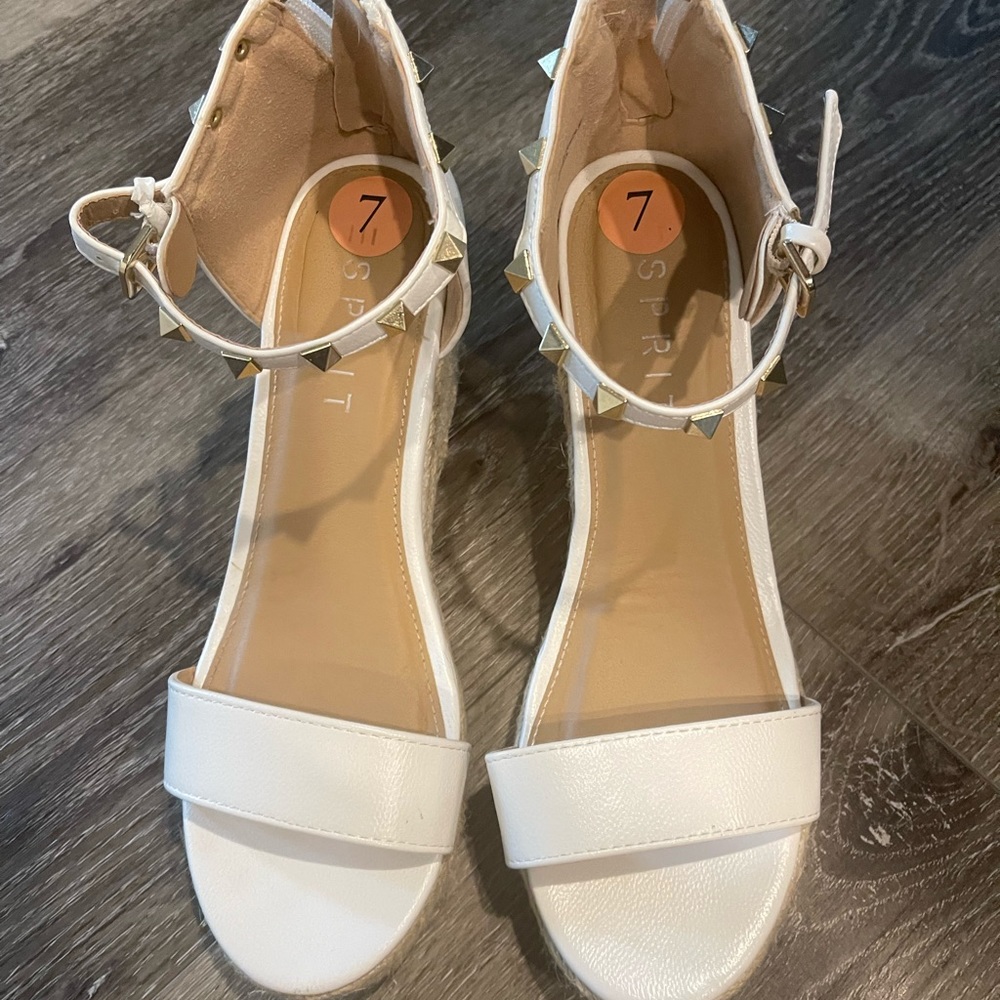 Size 7 ESPRIT white Wedges